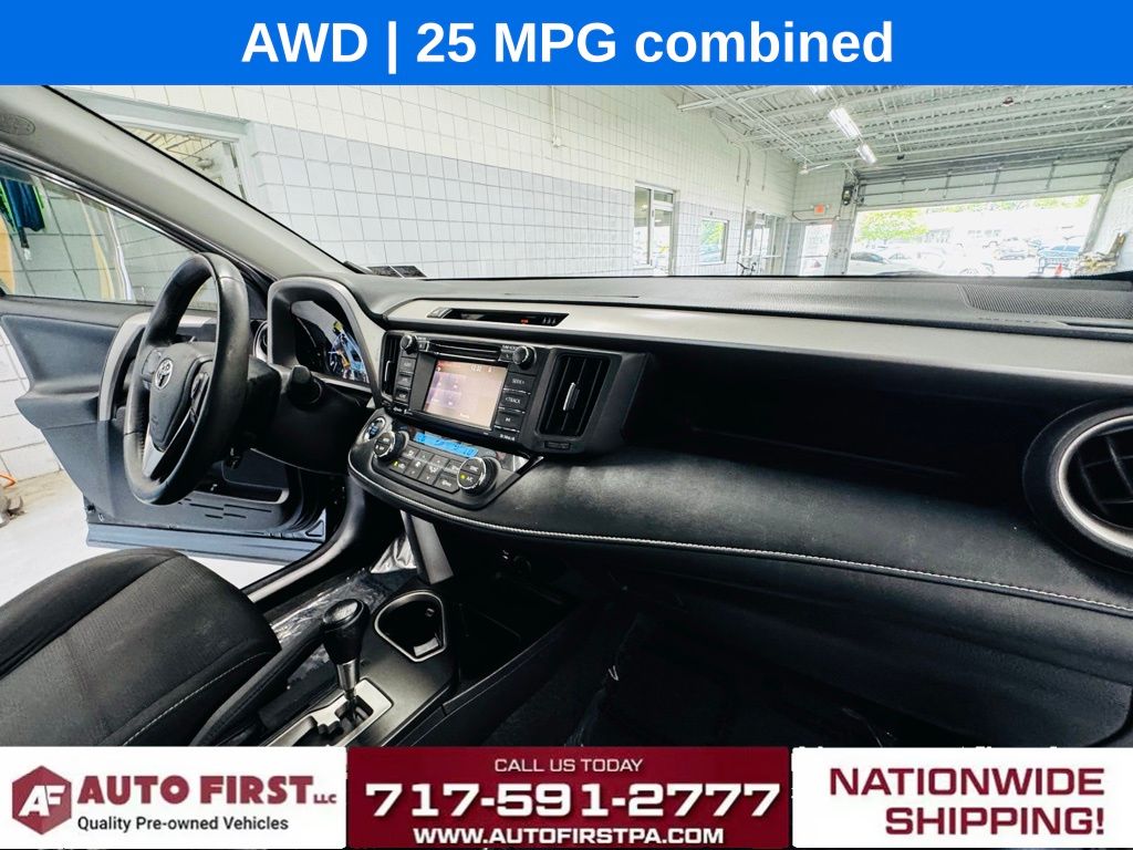 Vehicle image 23 of 24