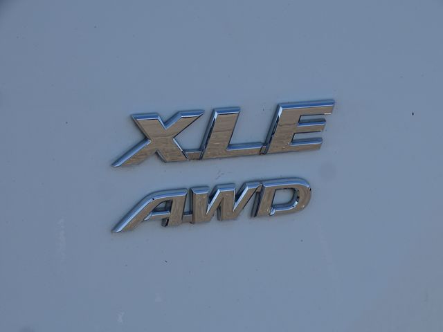 Vehicle image 31 of 45