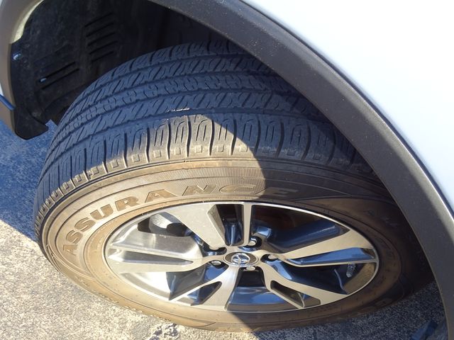 Vehicle image 8 of 45