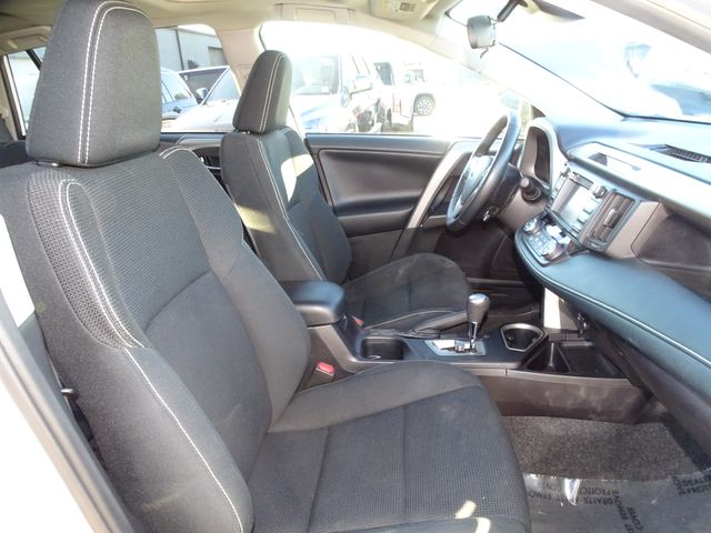 Vehicle image 10 of 45