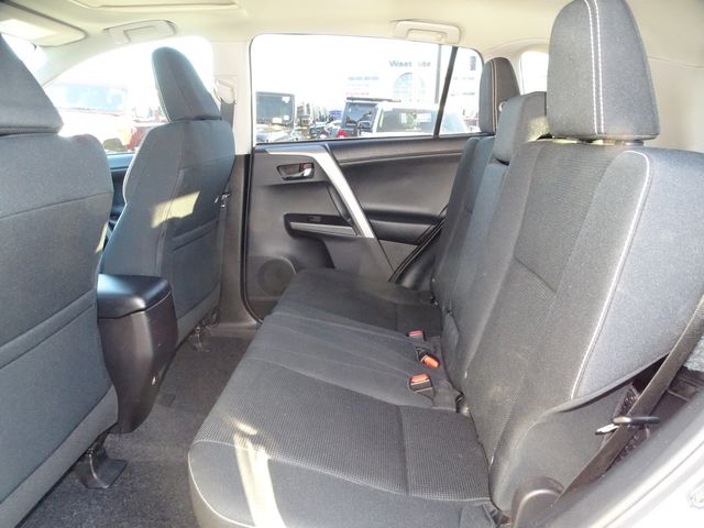 Vehicle image 11 of 45