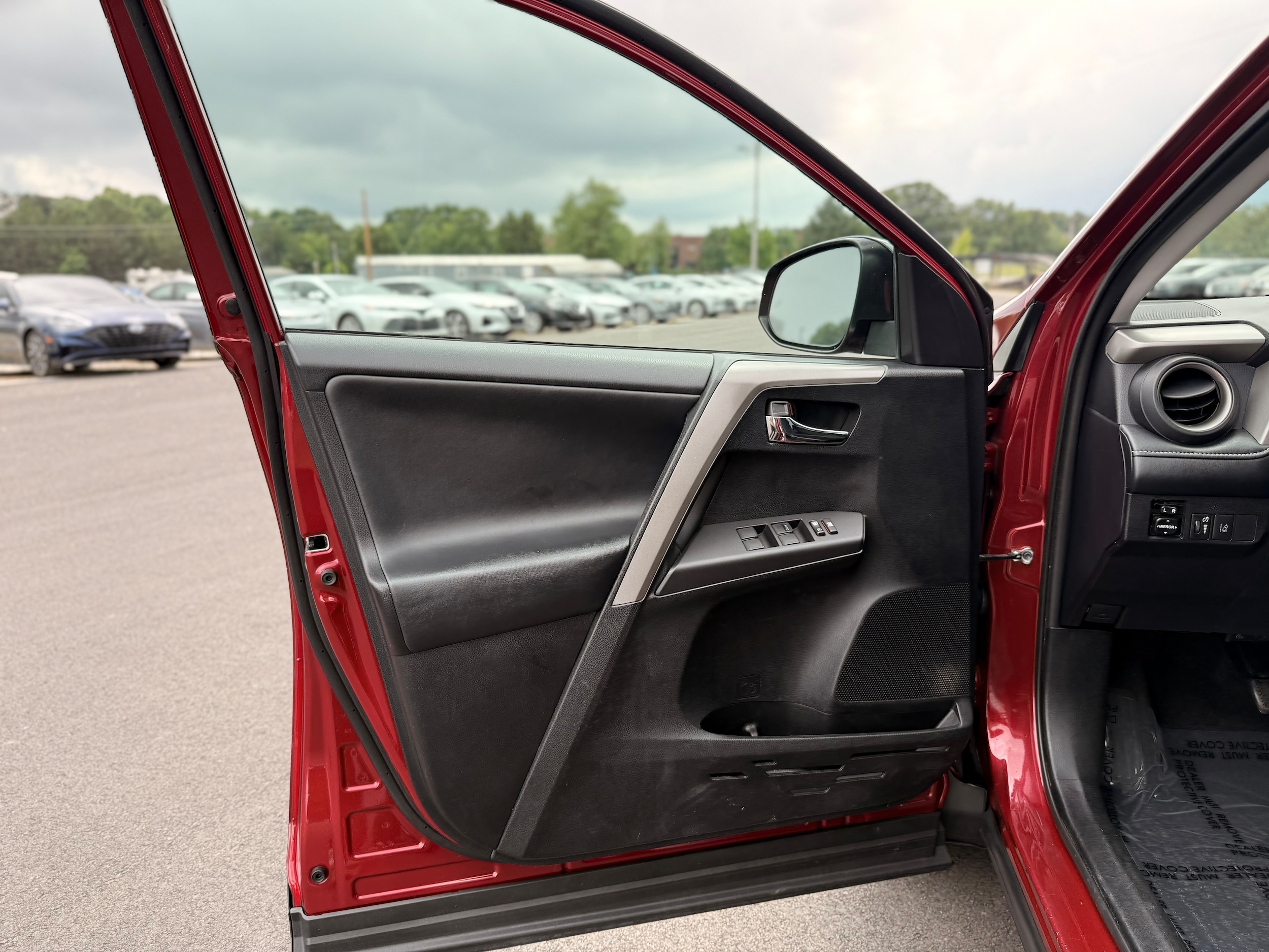 Vehicle image 12 of 35
