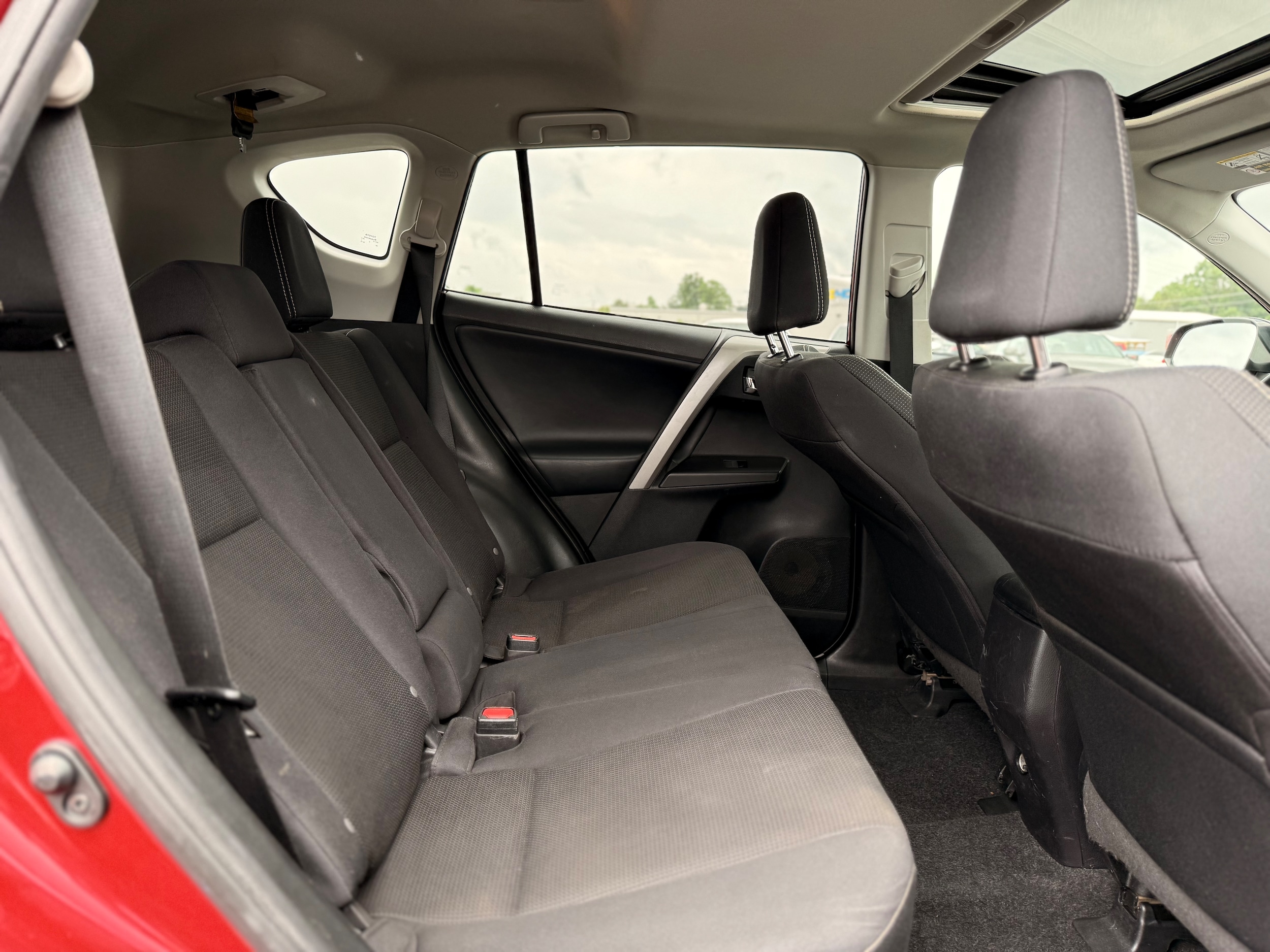 Vehicle image 17 of 35