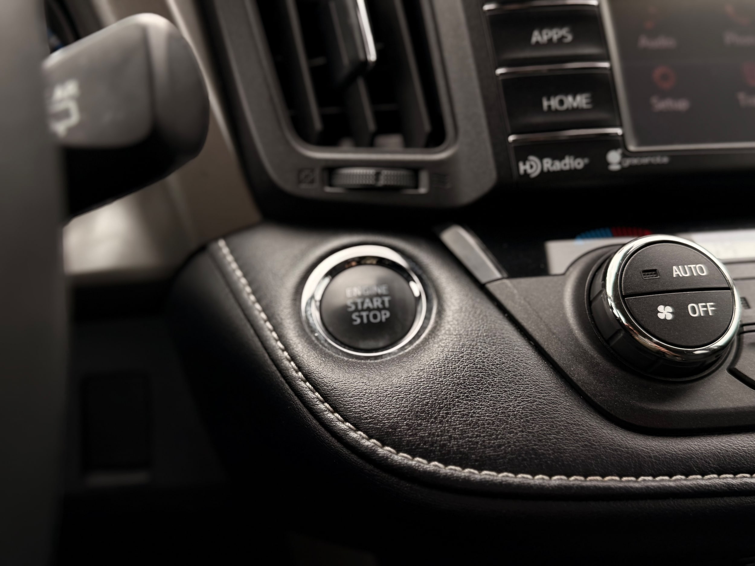 Vehicle image 32 of 35