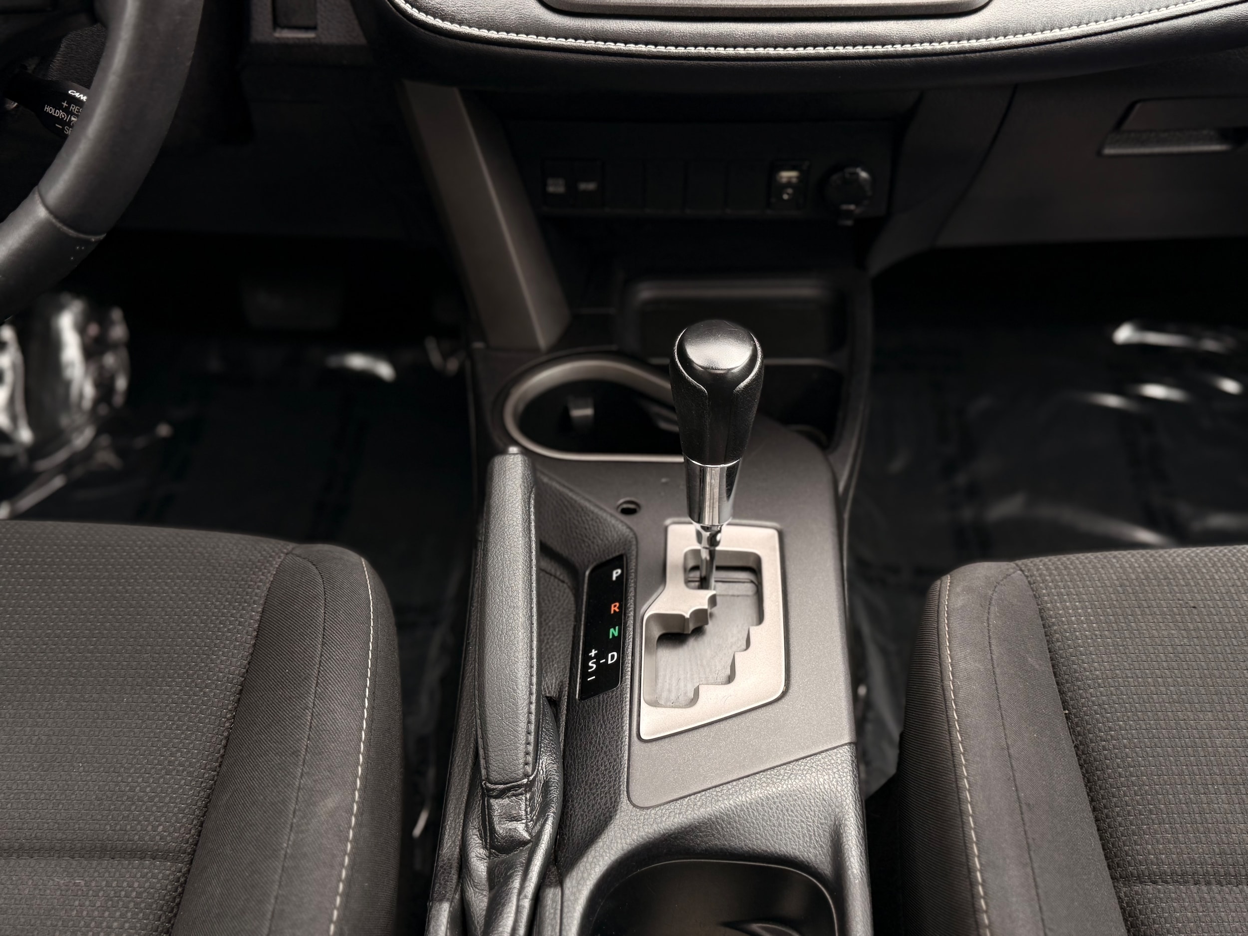 Vehicle image 25 of 35