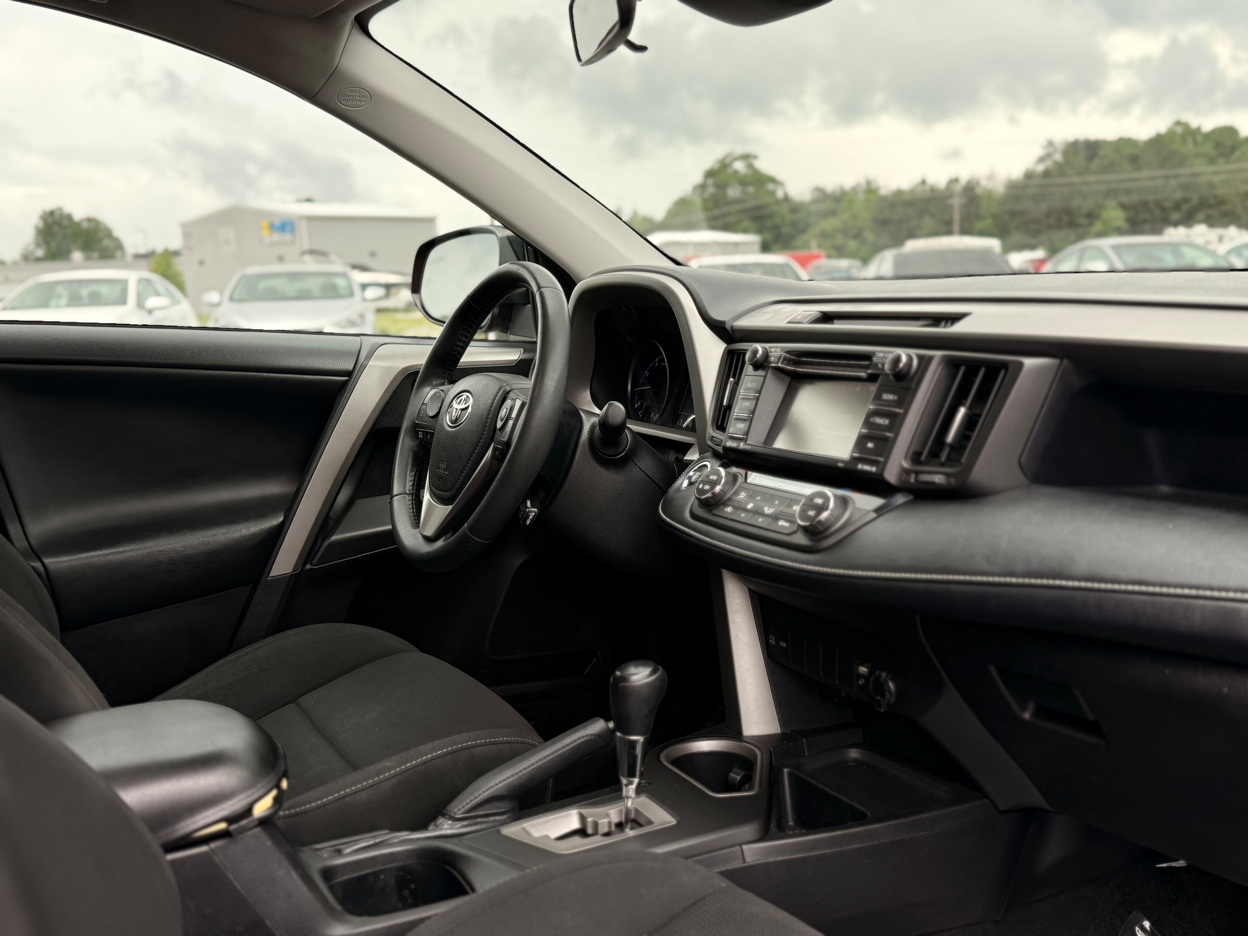 Vehicle image 21 of 35