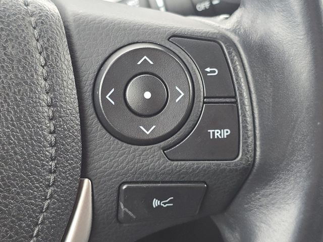 Vehicle image 32 of 34