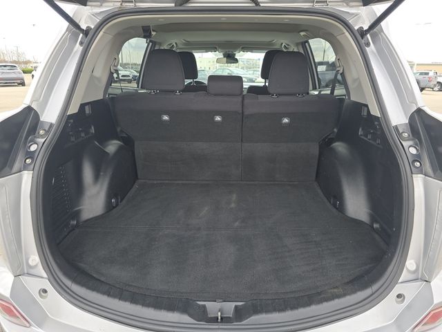 Vehicle image 23 of 34