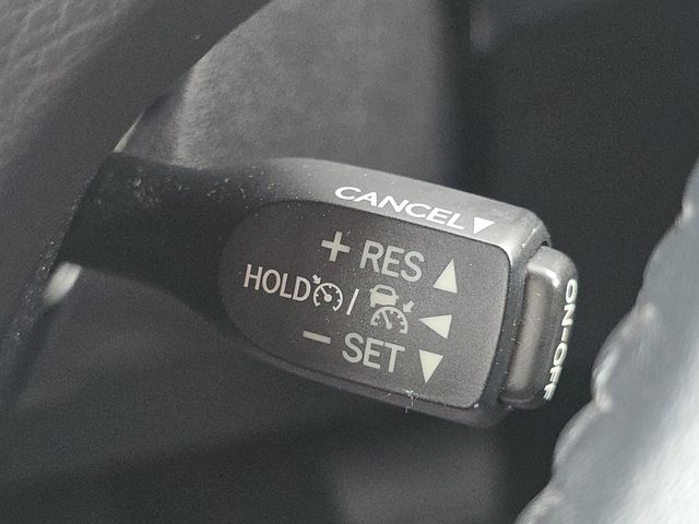 Vehicle image 19 of 34