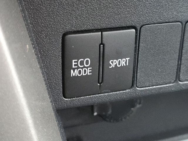 Vehicle image 16 of 34