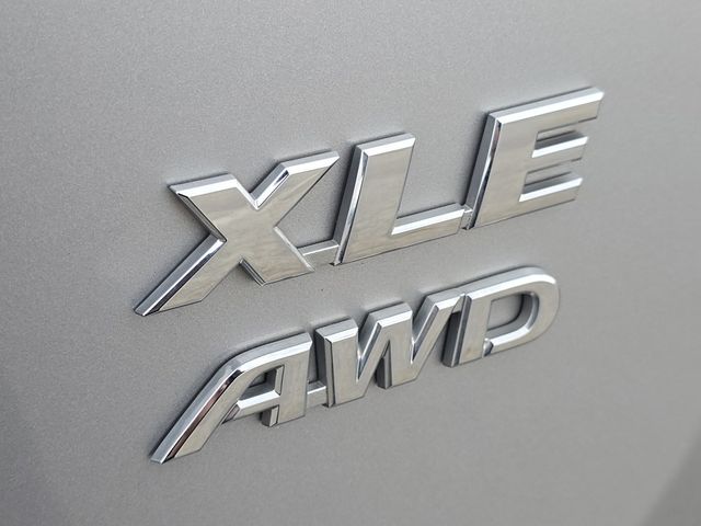 Vehicle image 24 of 34