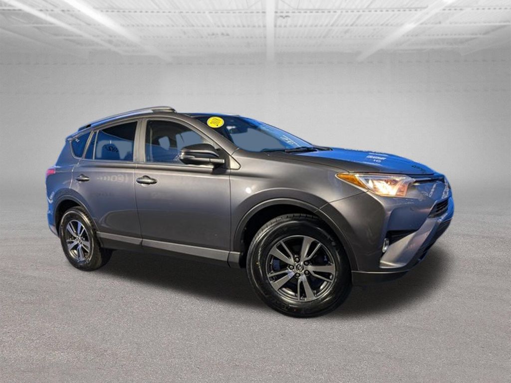 2018 Toyota RAV4 XLE Image 3 of 29
