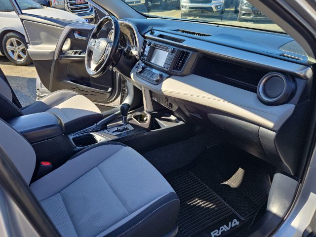 Vehicle image 10 of 27