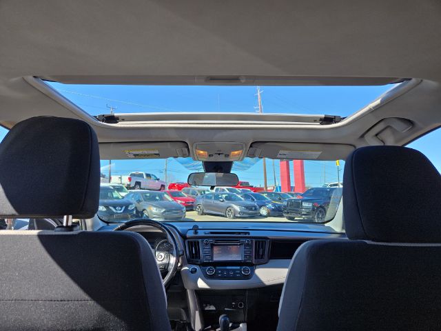 Vehicle image 17 of 27