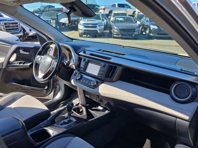 Vehicle image 11 of 27