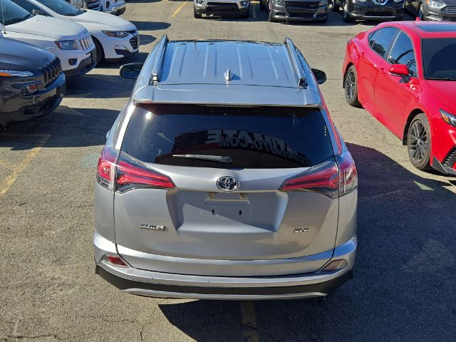 Vehicle image 8 of 27