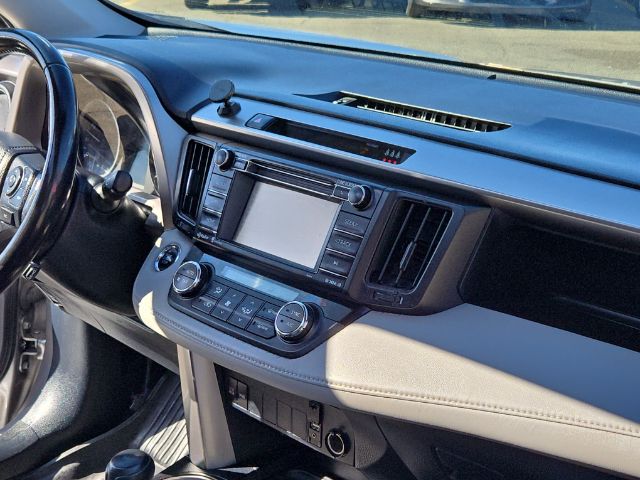 Vehicle image 12 of 27