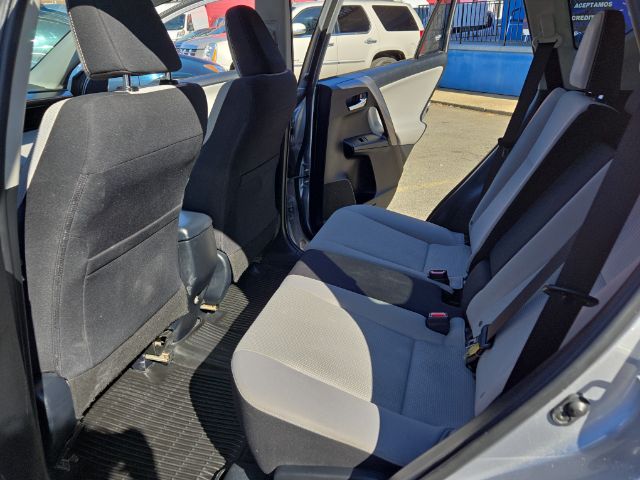 Vehicle image 15 of 27