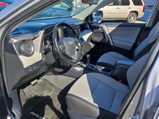 Vehicle image 14 of 27