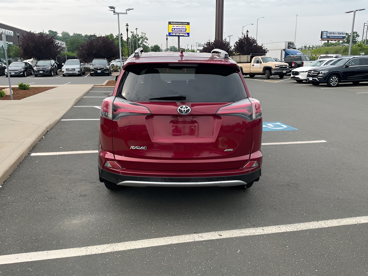 Vehicle image 17 of 18