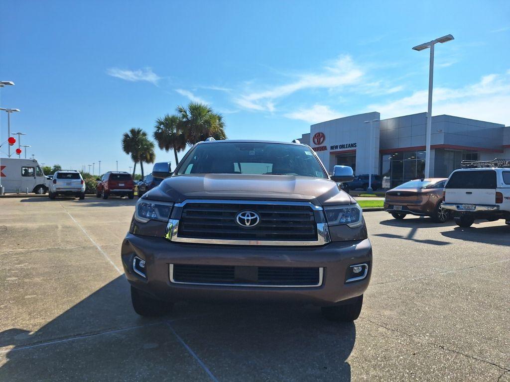 2018 Toyota Sequoia Limited Image 2 of 37
