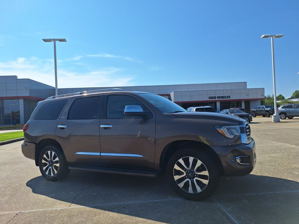 2018 Toyota Sequoia Limited Image 3 of 37