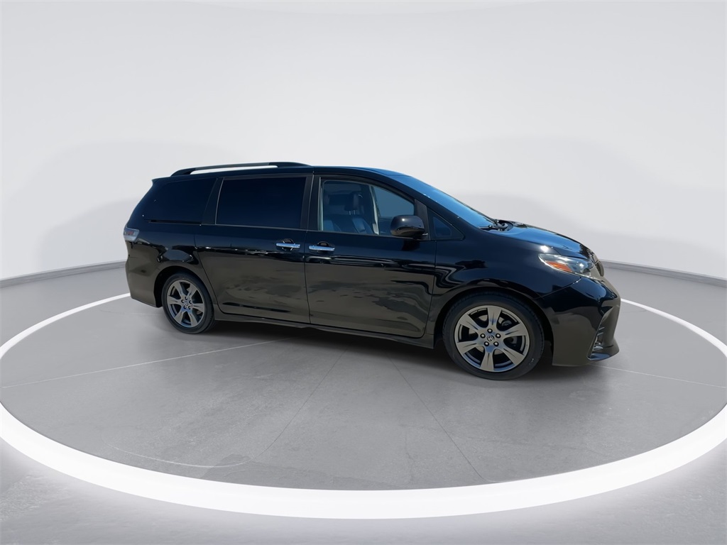 Vehicle image 6 of 37