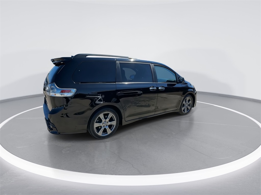 Vehicle image 12 of 37