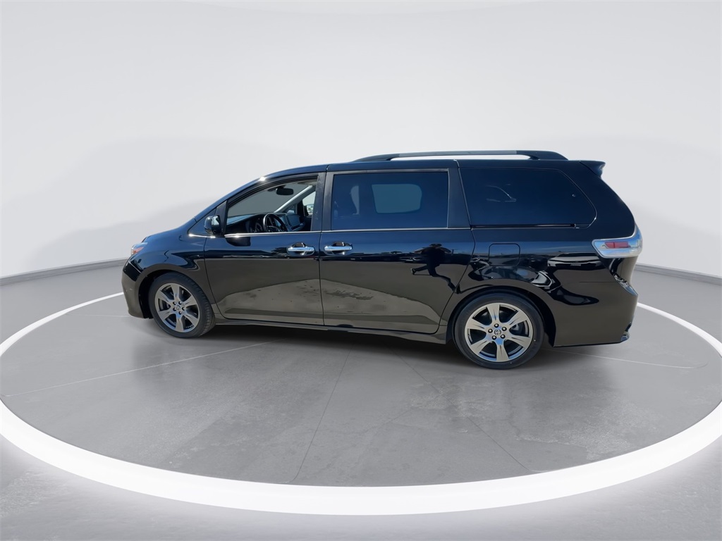 Vehicle image 14 of 37