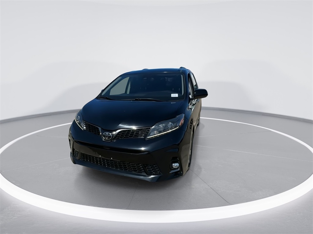 Vehicle image 4 of 37