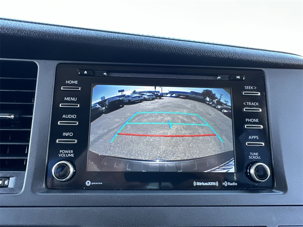Vehicle image 28 of 37