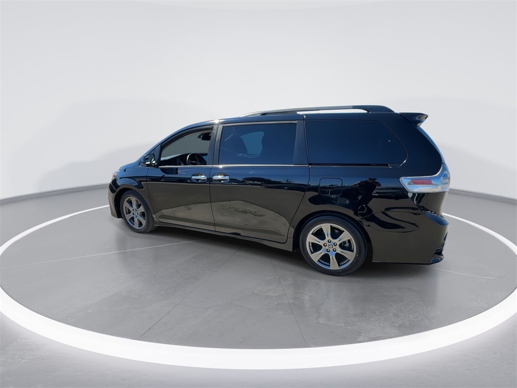 Vehicle image 15 of 37