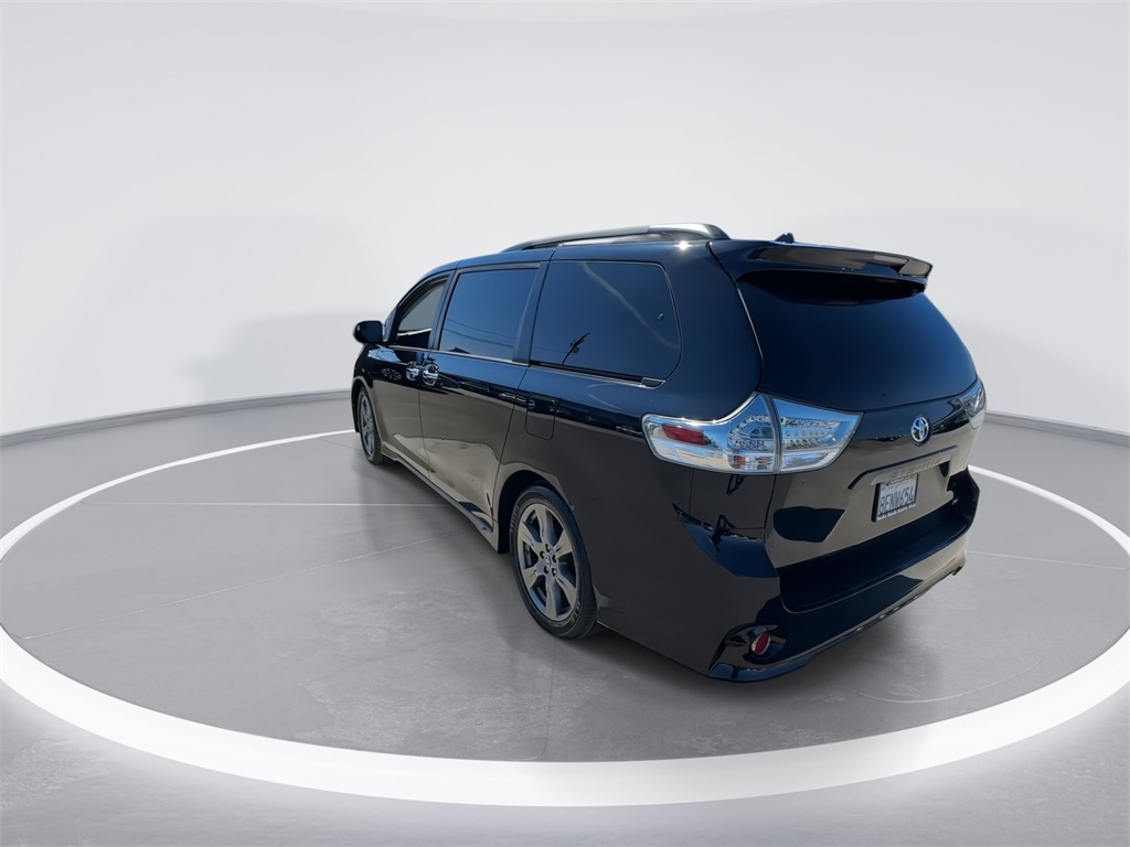 Vehicle image 16 of 37