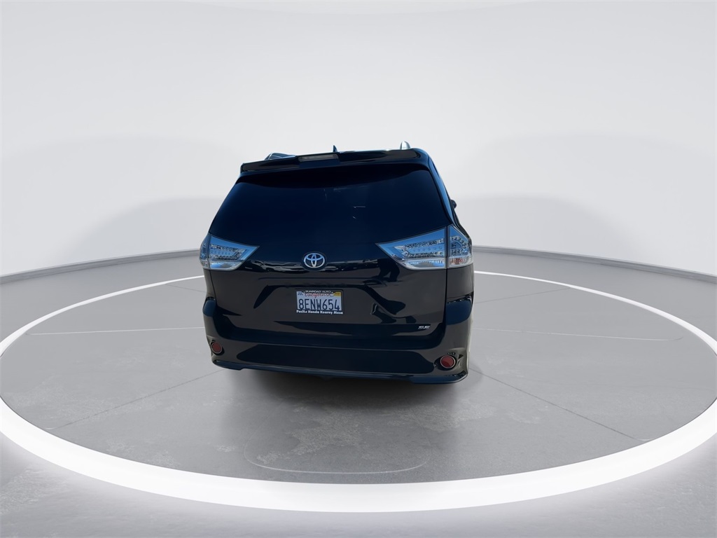 Vehicle image 13 of 37