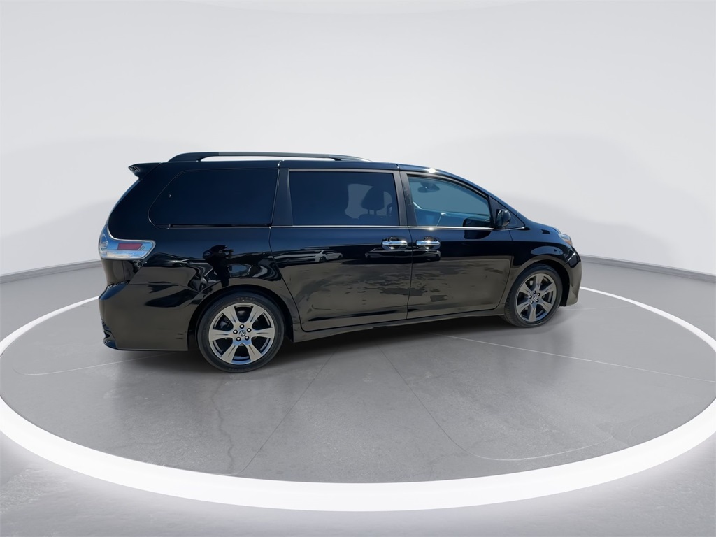 Vehicle image 10 of 37