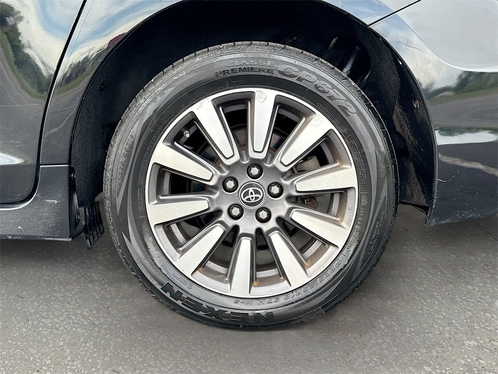 Vehicle image 27 of 27