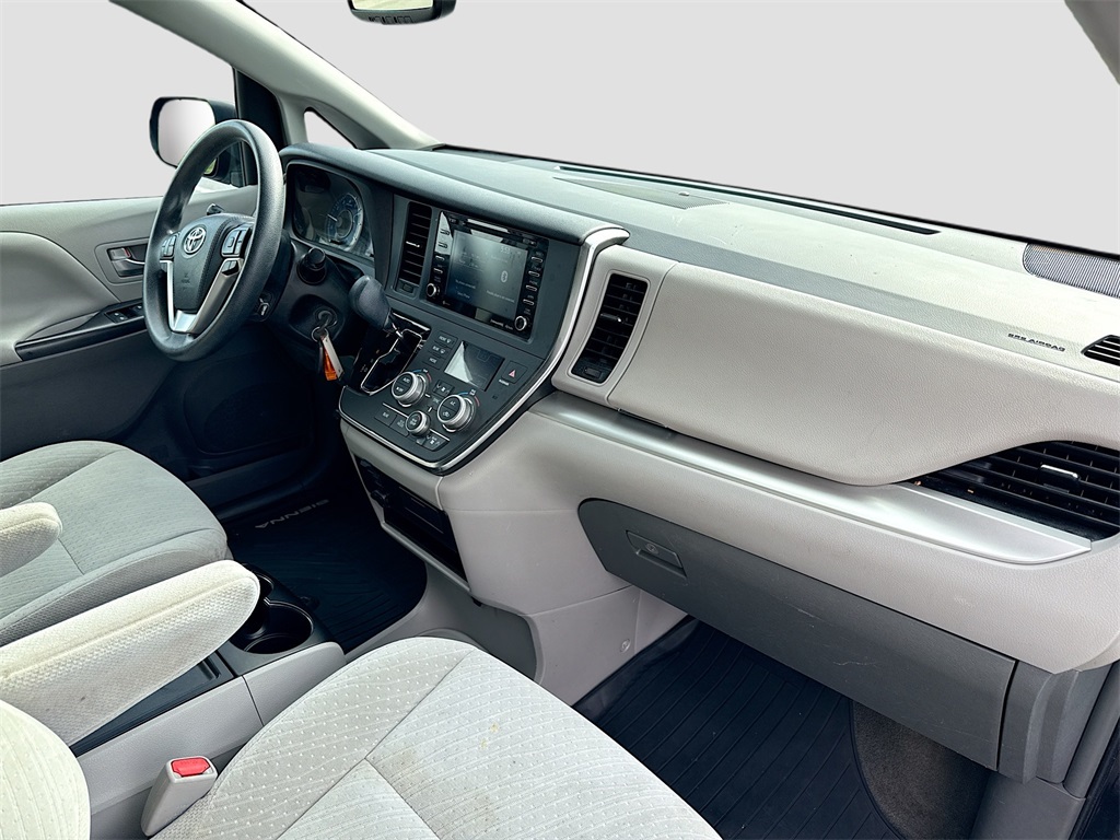 Vehicle image 26 of 27