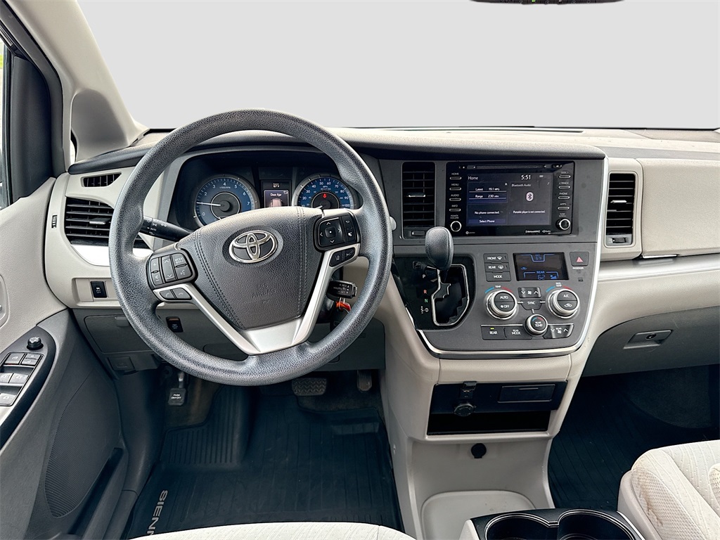 Vehicle image 20 of 27
