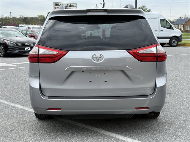 Vehicle image 5 of 24