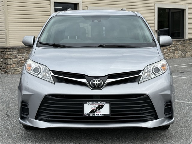 Vehicle image 4 of 24