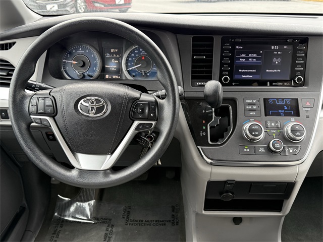 Vehicle image 15 of 24