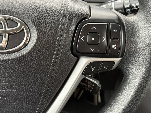 Vehicle image 20 of 24