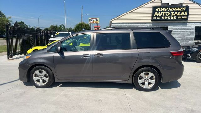 Vehicle image 8 of 23
