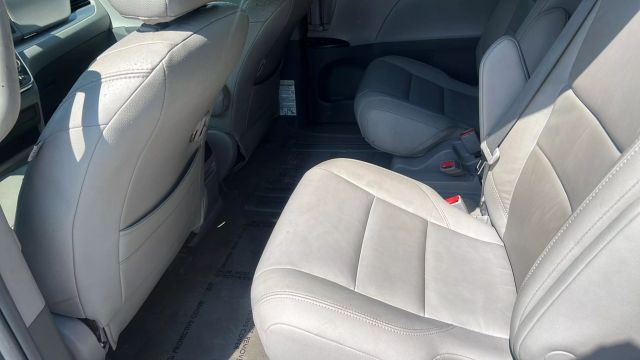 Vehicle image 12 of 23