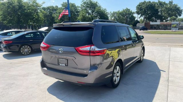 Vehicle image 5 of 23