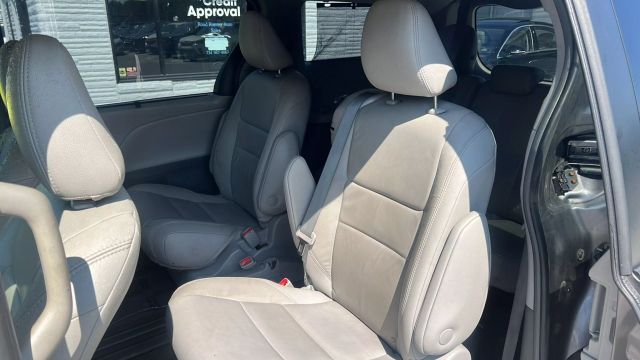 Vehicle image 10 of 23