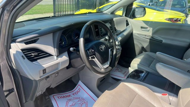 Vehicle image 15 of 23