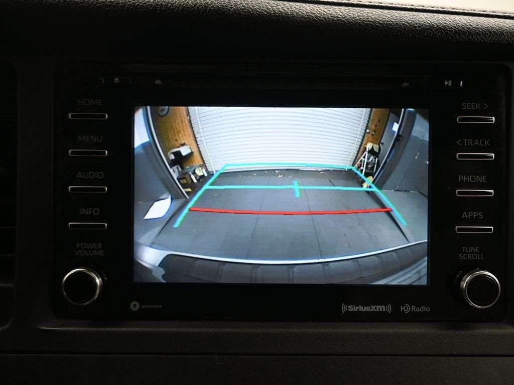 Vehicle image 27 of 79