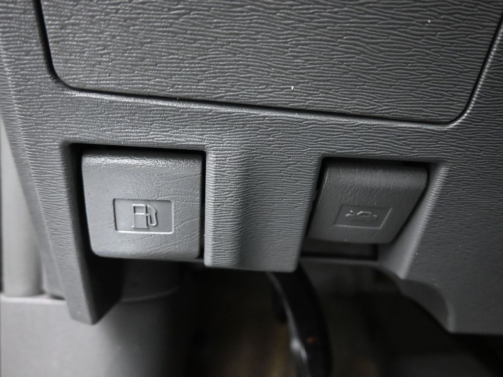 Vehicle image 35 of 79