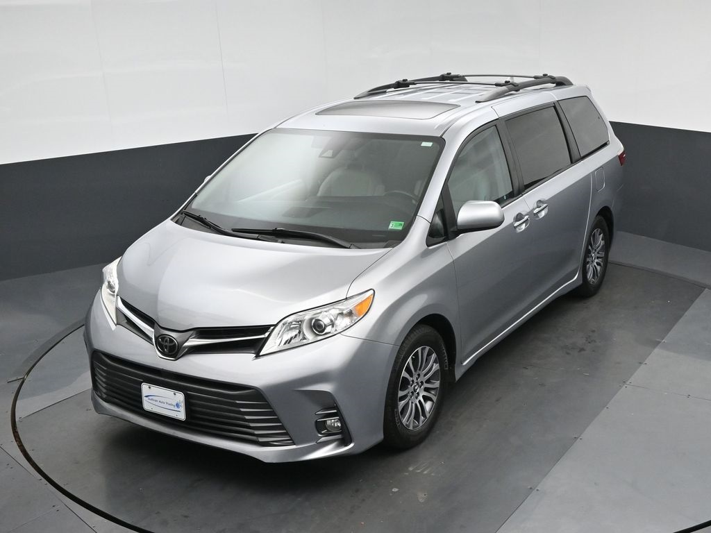 Vehicle image 15 of 79